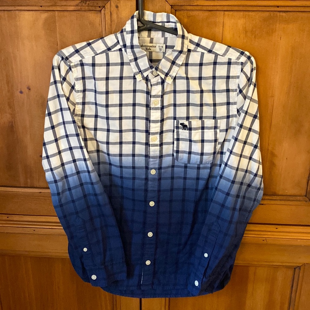 Abercrombie Kids size 13/14 blue ombré button down shirt